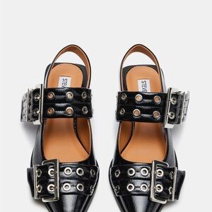 Steve Madden Black Buckle Women's Shoes- GREAT condition!